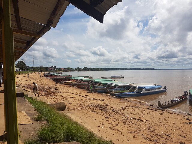 Promenade sur le Maroni, stop au Surinam